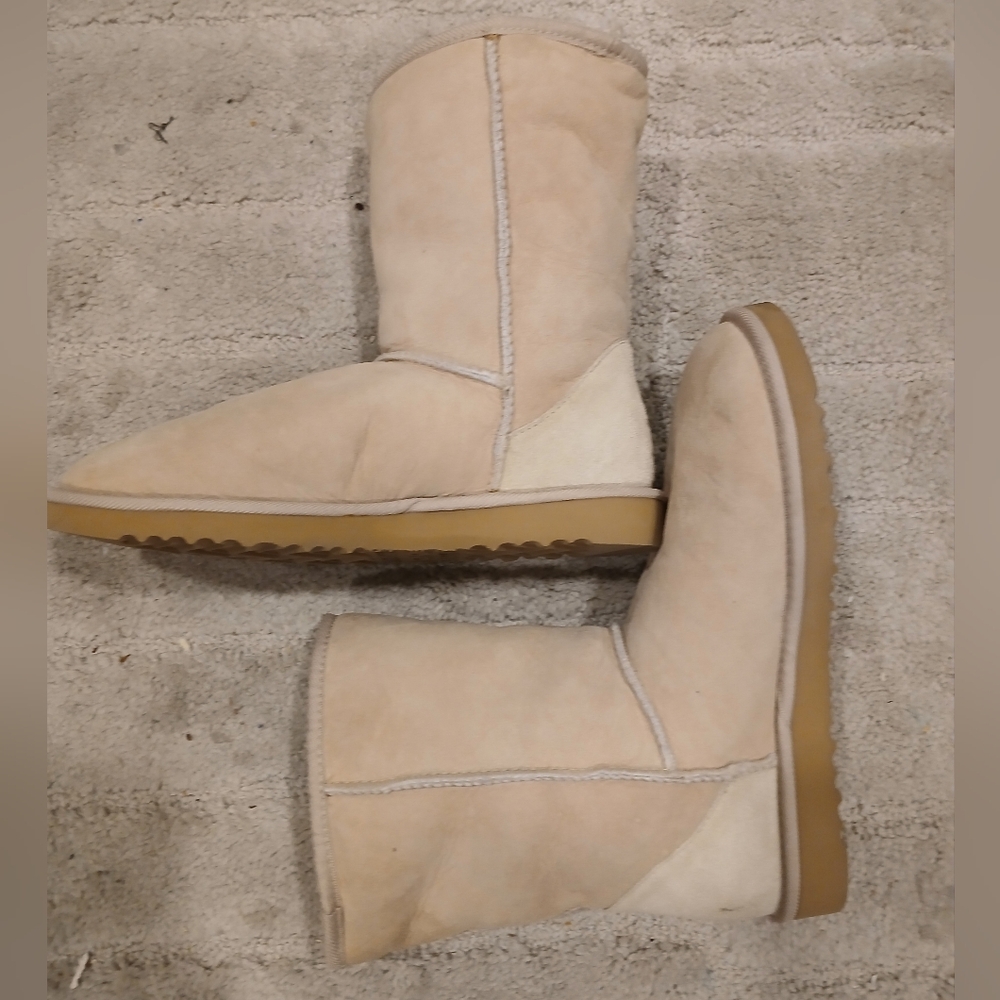 Ugg Boots - image 7